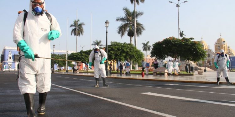 Áncash: Pesquera Hayduk realizó limpieza y desinfección calles de Coishco