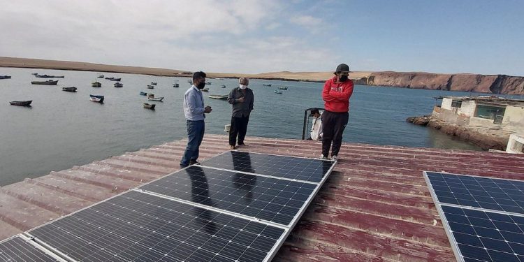 Pisco: Instalan sistema de paneles solares en el muelle de pescadores de Lagunilla