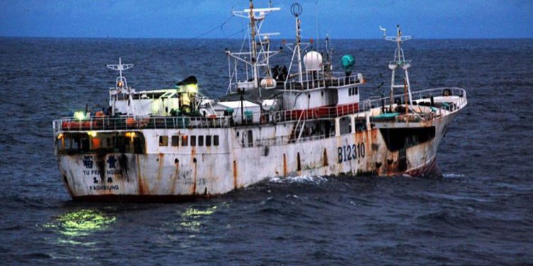 Produce conformará grupo multisectorial para combatir la pesca ilegal