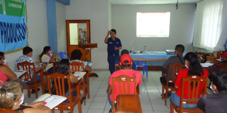 Loreto: Direpro capacitó sobre la formalización para el ejercicio de la actividad pesquera