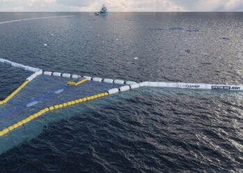 Conoce la nueva y gigantesca red de 800 metros de Ocean Cleanup para capturar plásticos en el océano