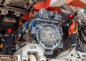 SIMA instala cuatro nuevos motores en el submarino B.A.P. «Chipana»