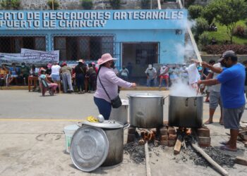 Ministerio de la Producción capacita a pescadores afectados por el derrame de petróleo en Ventanilla