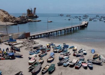 Científicos peruanos hallan microplásticos en playas de Chancay y Asia