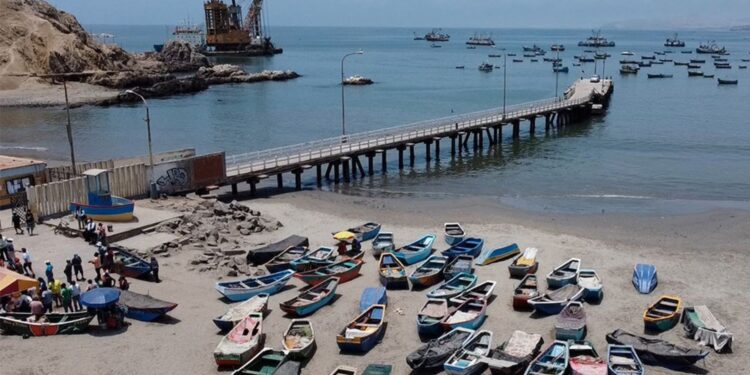 Científicos peruanos hallan microplásticos en playas de Chancay y Asia