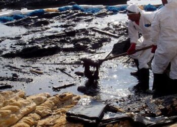 Derrame de petróleo en Ventanilla: a seis meses del desastre ecológico pescadores aún no pueden trabajar en el mar