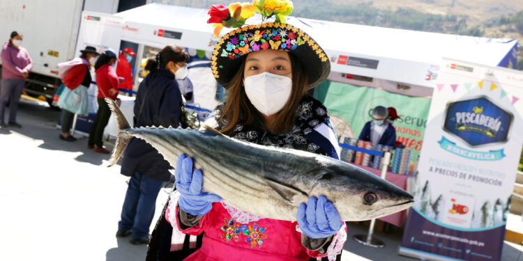 Produce puso más de 1000 kilos de pescado a precios bajos en la región Huancavelica