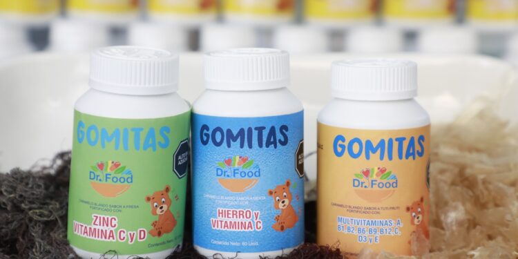 Jóvenes crean gomitas fortificadas con macroalgas para reforzar el sistema inmune de niños y adultos