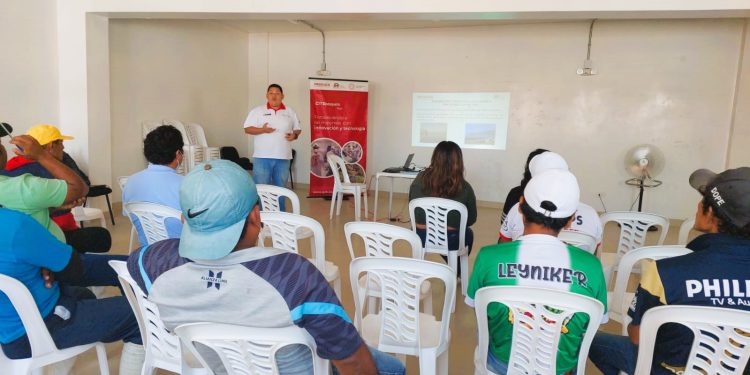 Piura: Capacitan a pescadores artesanales, armadores y operarios de Yacila en temas de inocuidad