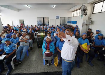 Semana Santa: Sanipes capacitó a más de 300 comerciantes del mercado mayorista pesquero de Ventanilla