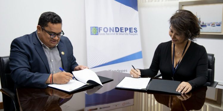 FONDEPES y PRODELPHINUS implementarán talleres para mujeres de comunidades pesqueras a nivel nacional