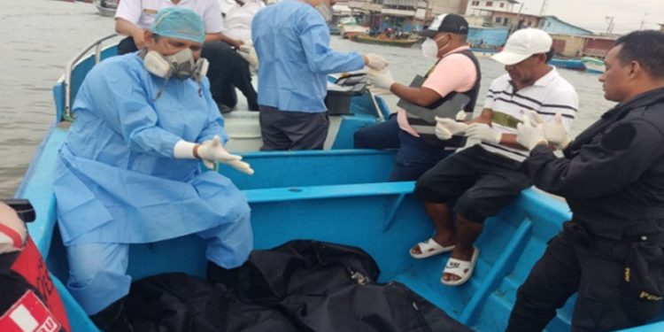 Tumbes: recuperan dos de los tres cuerpos de pescadores desparecidos en alta mar