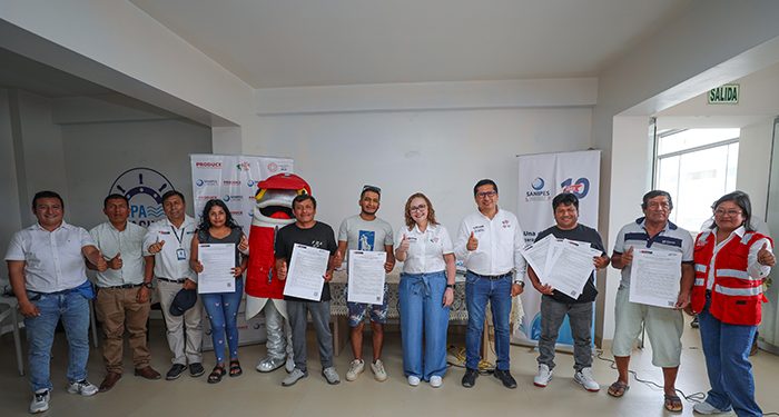 Piura: Sanipes otorga 35 habilitaciones sanitarias a pescadores de embarcaciones artesanales