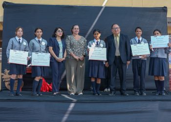Sanipes designa a líderes escolares para promover la inocuidad alimentaria y sensibiliza a más de 400 estudiantes