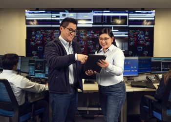 Pluz Energía reafirma su solidez financiera con calificación AAA de Moody’s y PCR