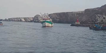 Pescadores artesanales del sur advierten con paro indefinido contra PRODUCE