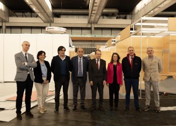 El alcalde de Vigo, Abel Caballero, visita el montaje de Navalia 2026 a pocos días de la apertura de la feria