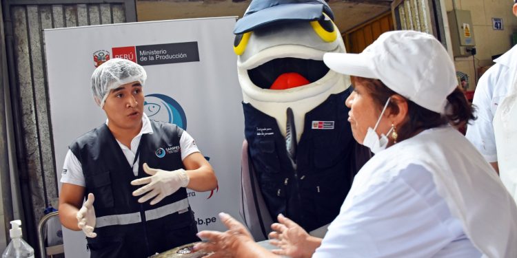 Sanipes fortalece capacidades de más de 6 mil actores del sector para reducir riesgos sanitarios en productos hidrobiológicos